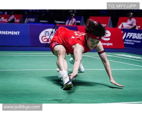 武汉羽毛球队世锦赛精彩配合点评展现团队实力与默契之美 武汉羽毛球队世锦赛精彩配合点评展现团队实力与默契之美