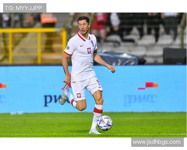 波兰足球明星的传奇故事与辉煌成就回顾