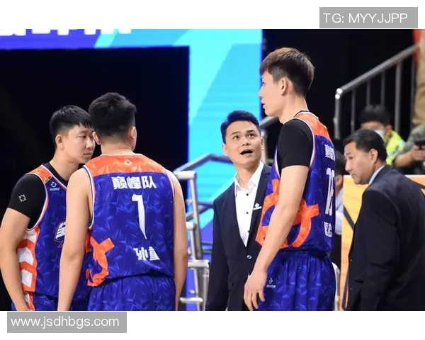 上海篮球队进攻革新之路探秘：战术创新与球员协作的完美结合