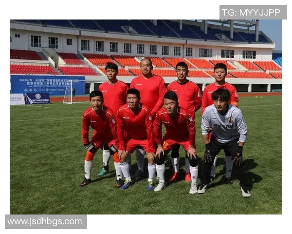 武汉足球队在联合会杯中的默契配合与战术分析展现出强大竞争力 武汉足球队在联合会杯中的默契配合与战术分析展现出强大竞争力